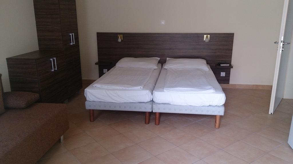 מלון Badacsonytördemic Balaton Eldorado Camping מראה חיצוני תמונה